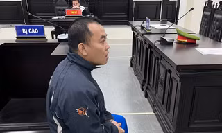 Cầm búa đánh vợ vì chậm cúng rằm