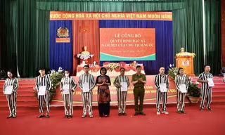 Thứ trưởng Bộ Tư pháp: Ngoài cánh cổng trại giam có biết bao người thân đang đợi anh chị