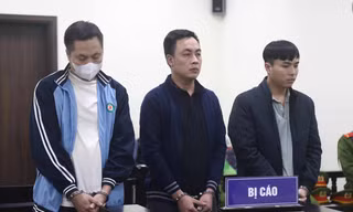 Ba cựu công an 'bắn nhầm' dê của dân bị phạt tổng mức án 22 tháng tù 