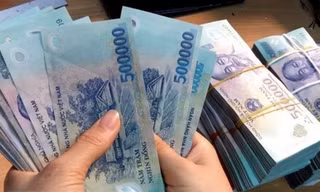 Bà già 80 tuổi lừa đảo hơn 1 tỷ đồng rồi vung tiền đi thẩm mỹ viện 