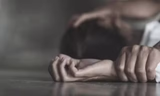 Gã xe ôm 'chìa' bệnh án tâm thần hòng thoát tội hiếp dâm bé gái khuyết tật trí tuệ