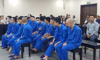 Xét xử nhóm lừa đảo gần 20 tỷ đồng của một phụ nữ, rồi ‘rửa tiền’ thông qua ví điện tử 