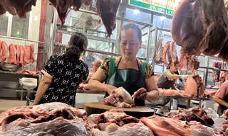 Giá thịt lợn hơi tăng cao, vì sao doanh nghiệp lo lắng?