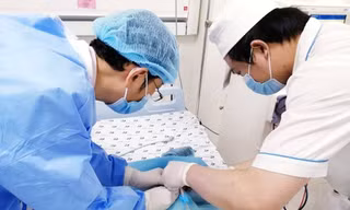 BV Nhi đồng Thành phố chạy thận nhân tạo cấp cứu cứu sống bệnh nhi suy thận mạn giai đoạn cuối (ảnh: BVCC)