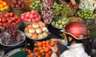 Hoa quả ở Sài Gòn tăng giá mạnh ngày rằm tháng Giêng