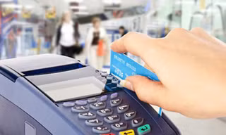 TPHCM đề xuất ăn nhà hàng với hóa đơn từ 5 triệu đồng phải ... quẹt thẻ
