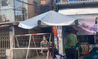 Người dân khu Mả Lạng (Q.1) lo lắng khi lần thứ 2 bị cách ly, phong tỏa (ảnh: N.T)