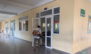 Khử khuẩn phòng bệnh dịch (ảnh: HCDC)