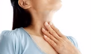 Ăn nhanh, nuốt vội dễ hóc xương cá
