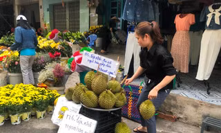Sầu riêng đang về nhiều tại TPHCM, giá chỉ từ 60.000-80.000 đồng/kg