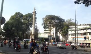 Đường Sài Gòn thông thoáng trong ngày đầu đi làm sau kỳ nghỉ Tết Dương lịch