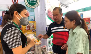 Nông sản ‘4 sao’ chào hàng người tiêu dùng TPHCM 