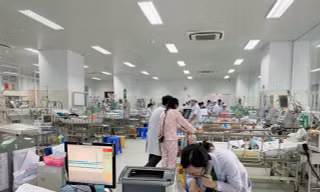 Cấp cứu bệnh nhi tại Bệnh viện Nhi đồng 2 (ảnh: BVCC)