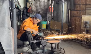 Tin mới vụ hàng chục xe rác ùn ứ: Công nhân VWS đã quay lại làm việc