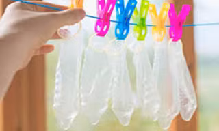Nguy cơ mắc nhiều bệnh khi tái sử dụng bao cao su
