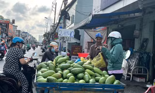 Ngỡ ngàng nhiều trái cây giải nhiệt mùa nóng có giá bằng ly trà đá
