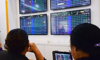 Nhà đầu tư kỳ vọng Vn-Index lập đỉnh 1.000 điểm trong phiên cuối cùng của tháng 8
