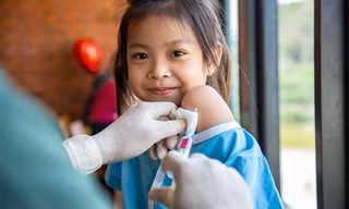 Cần tiêm phòng đầy đủ và đúng lịch để phòng VNNB và VMNMC