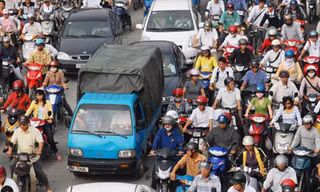 'Tăng phí trước bạ ôtô không thể giảm ùn tắc'