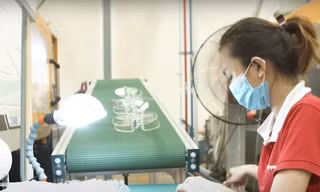 Nhiều sản phẩm của doanh nghiệp ngành công nghiệp hỗ trợ đã tham gia vào chuỗi cung ứng toàn cầu (ảnh tại công ty Điện Quang)