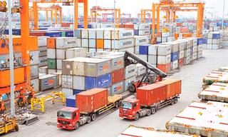 2 tháng đầu năm, Việt Nam nhập siêu từ Trung Quốc 12,5 tỷ USD, xuất siêu mạnh sang Mỹ, EU