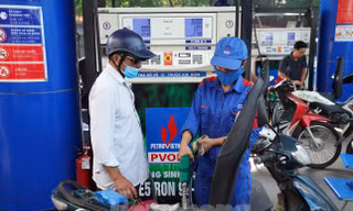 Bộ Công Thương đề xuất giao Bộ Tài chính toàn quyền điều hành giá xăng dầu