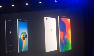Bphone 3 phiên bản thường có giá 6,99 triệu đồng