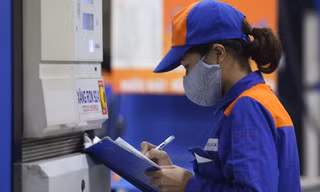 Tăng 893 đồng, xăng RON95 lên sát 15.000 đồng/lít, nhiều loại dầu tăng giá mạnh