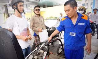 Giá xăng RON95, dầu diesel và dầu hỏa giảm nhẹ từ 51 đồng - 196 đồng/lít so với giá hiện hành từ 15h hôm nay