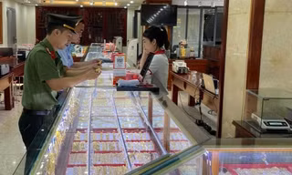 Xử phạt 6 cơ sở kinh doanh vàng ở Nghệ An 