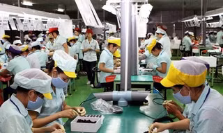 Doanh nghiệp hỗ trợ lo gánh nặng chi phí tăng lương tối thiểu vùng