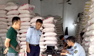 Hà Nội: Phát hiện loạt cơ sở kinh doanh gạo 'nhái' thương hiệu 