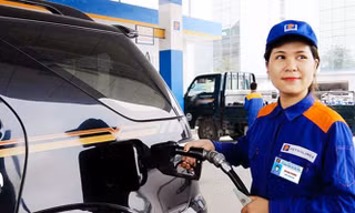 Từ 15h hôm nay, dầu diesel giảm 213 đồng xuống còn 17.242 đồng/lít