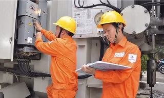 Theo EVN, lượng điện sinh hoạt trên toàn quốc tháng 3 tăng tới 8,55% so với cùng kỳ năm trước, trong đó, điện sinh hoạt ở Hà Nội tăng 17%, TP.HCM tăng 13%