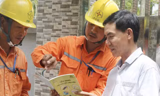Theo Cục Điều tiết Điện lực, người dân dùng trên 300 kWh/tháng, được hỗ trợ tiền điện tối đa 62.560 đồng/tháng