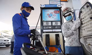 Từ 15h hôm nay, dầu diesel tăng 148 đồng/lít