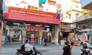 Các doanh nghiệp bán lẻ cho rằng, đã bị tước đoạt các khoản chi phí định mức theo quy định dẫn đến bị lỗ nặng hơn một năm qua