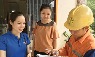 Theo các chuyên gia ngành điện, khi nhiệt độ ngoài trời tăng 1 độ C, tiêu thụ điện của điều hòa tăng 2 - 3%