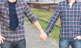 Quan hệ đồng giới với nhiều người, thanh niên 'dính' cả HIV và giang mai ác tính