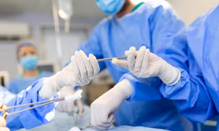 Nâng mũi, cô gái ở Vĩnh Long bị nhiễm trùng lòi cả sống mũi