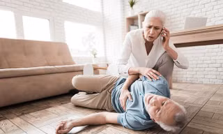 Dấu hiệu cảnh báo bạn có thể sắp bị đột quỵ, lưu ý để phát hiện sớm kẻo 'ân hận mấy cũng muộn'