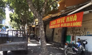 Mặt bằng 'tiền tỷ' bỏ hoang ở Sài Gòn vì dịch Covid-19