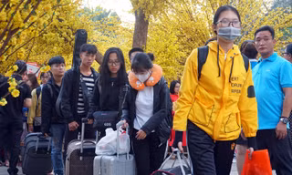 Sinh viên ở hàng loạt tỉnh, thành được "ăn Tết sớm"