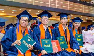 Tiến sĩ tốt nghiệp có bài nghiên cứu được công bố quốc tế 