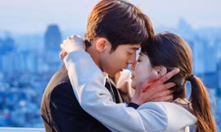 Hậu trường cảnh hôn với Suzy bị "đào" lại, Nam Joo Hyuk lại dính thị phi