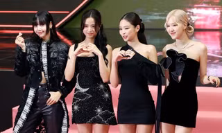 Dấu hiệu BLACKPINK sắp ra nhạc mới ngày càng rõ, YG vội mở tour là có lý do