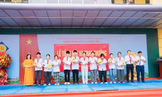 Trường THCS Đông Thọ (Thanh Hóa): Lễ tổng kết và trao thưởng năm học 2024 - 2025 đầy tự hào