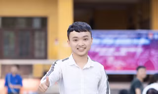 Thầy giáo trường Y đồng sáng lập trung tâm đào tạo MC từng bị loại vì giọng địa phương 