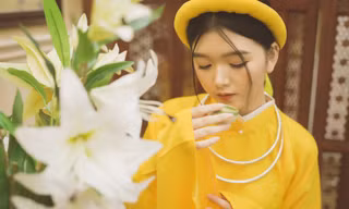 Nữ sinh thanh tao trong cổ phục Việt đón xuân