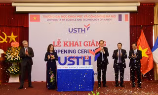 Khai giảng và ra mắt logo, bộ nhận diện thương hiệu trường ĐH Khoa học và Công nghệ Hà Nội